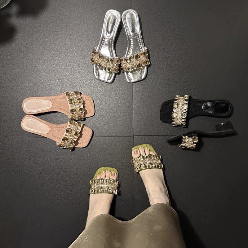 2025 Summer New Word with Rhinestone Temperament Versatile Fashion Internet Celebrity Explosion Comfortable Square Head Sandals