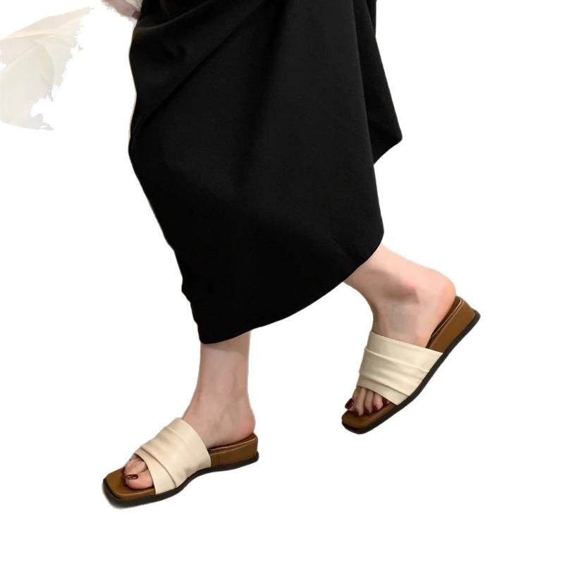 Neue einfarbige Pantoletten mit dicker Sohle für Damen Sommer-Outdoor-Kleidung Keilabsatz schlicht mit Rock Strand Küste coole Pantoletten