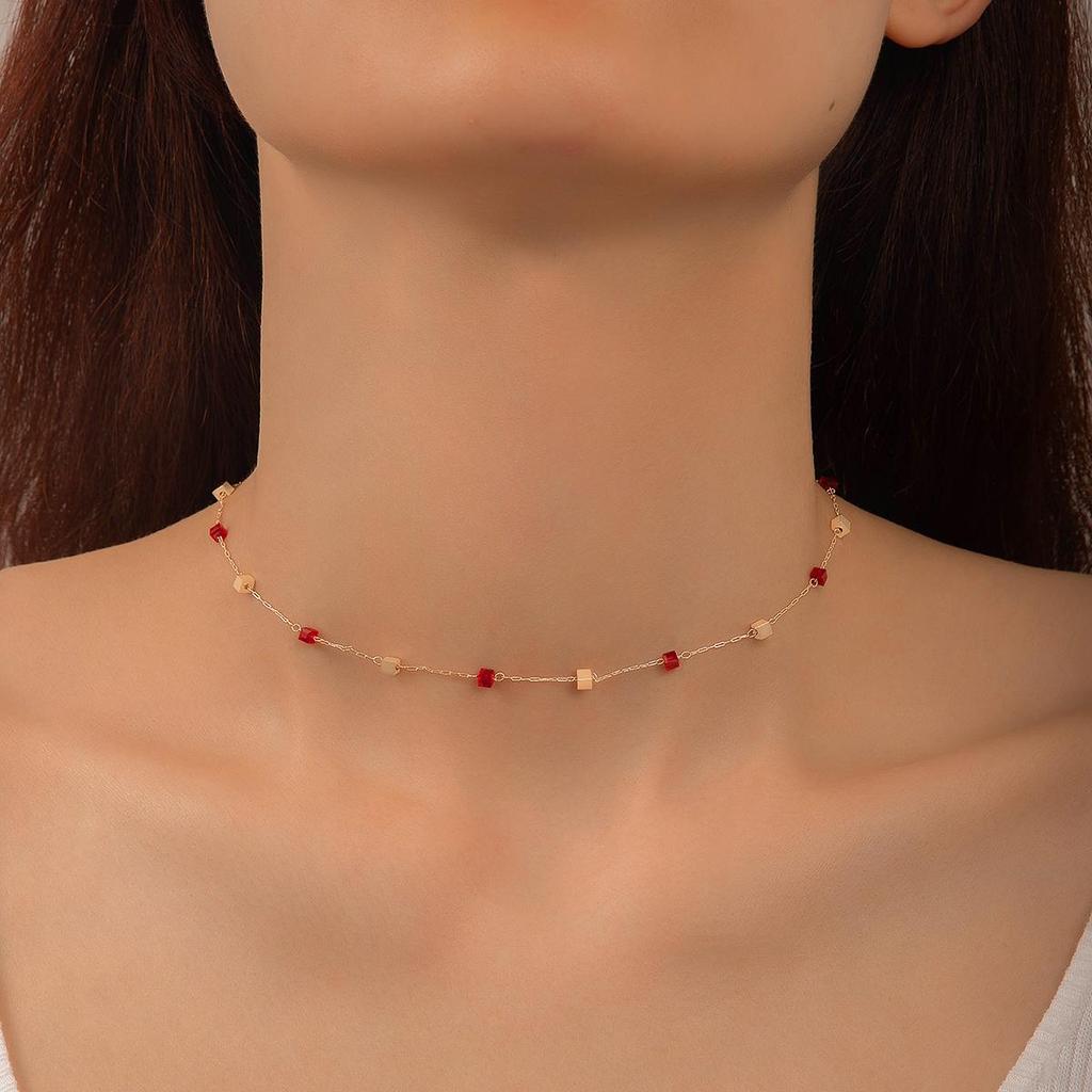 Koreansk Versjon Trendy Personlighet Kontrastfarge Choker Halskjede for Kvinner Små Friske Moteartikkel Hals Smykker