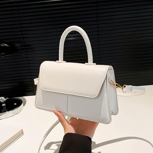 

2025 новая летняя мода простой тренд личность иностранный повседневный портативный на плечо кроссбоди маленькая квадратная сумка женщина белый