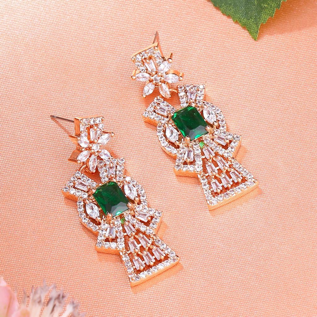 Atemberaubende Estele-Ohrringe mit rosévergoldetem CZ und grünen Steinen für Damen