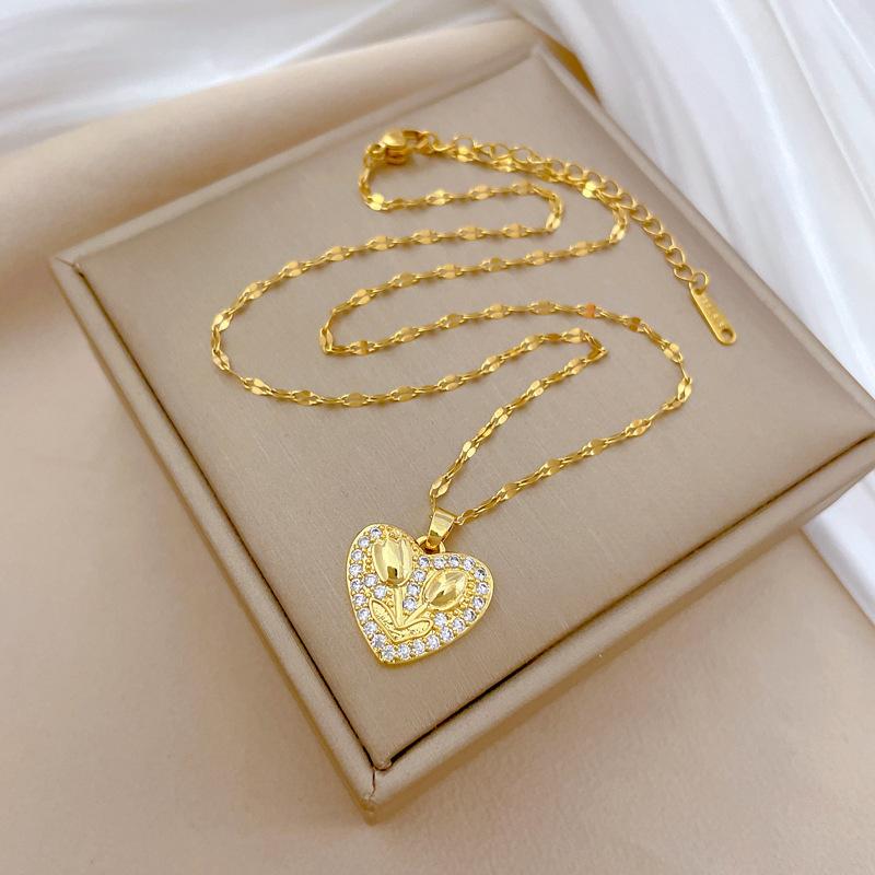 Titanium Steel Love Rose Light Luxury Temperament Gorgeous Full Diamond Necklace Female Versatile Collarbone Chain Titanium Steel Chain