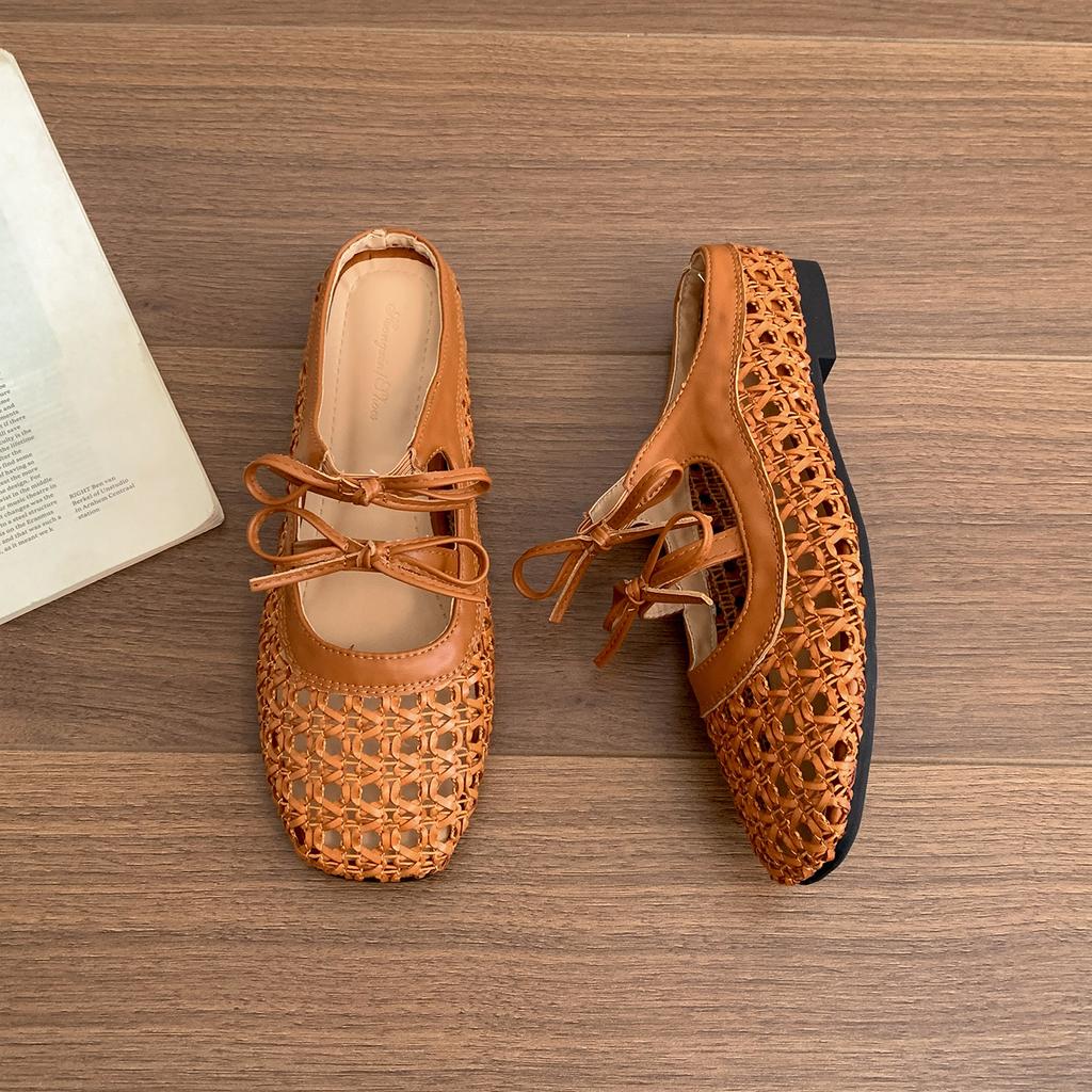 Hollow and breathable popular white retro thick-soled bag head slippers summer wear French cool slippers