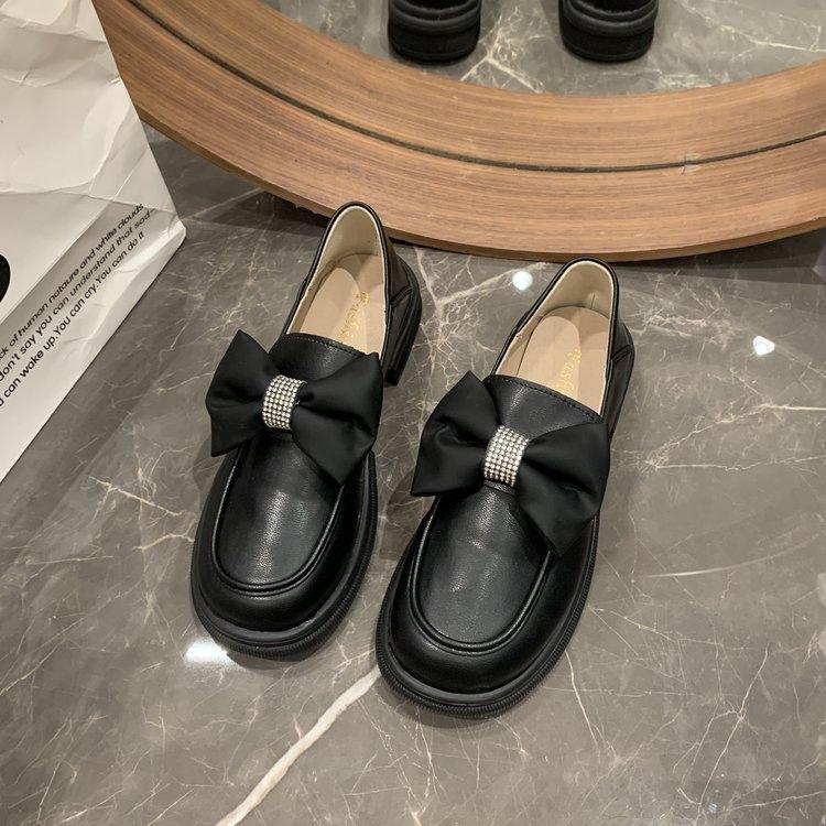 Новые осенние французские туфли на мягкой подошве с бантом и юбкой, британский стиль, маленькие кожаные туфли 35 чёрный