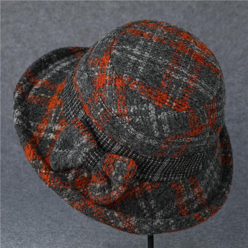 

Теплая и стильная вязаная шапка в ретро-цветочном стиле с бантом для женщин среднего возраста one size оранжевый