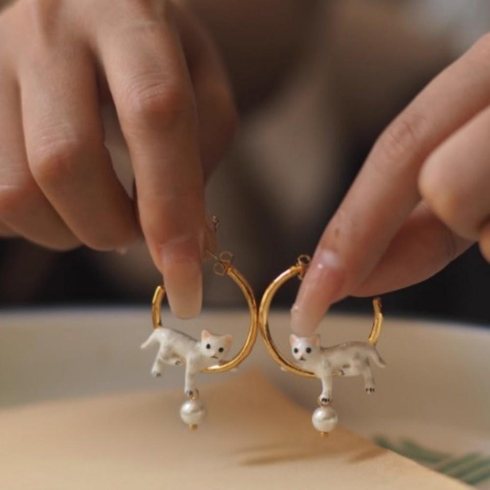 Aesthetic Pearl Pendant Necklace Animal Design Cat Neck Chain Enamel Cat Hoop Earrings Girls