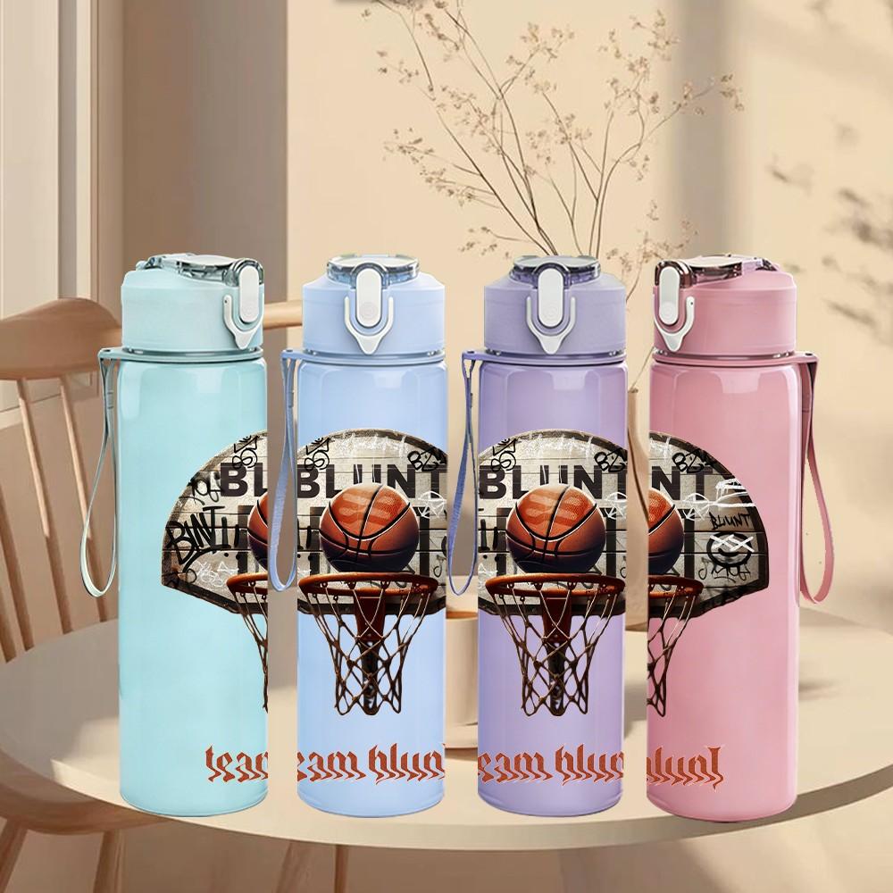 1PC Basketball Hoop Retro Sports Badge Design 750ml Color Plastic Sports Water Bottle Leakproof Flip Straw Lid Suitable for Sports Office Home Use