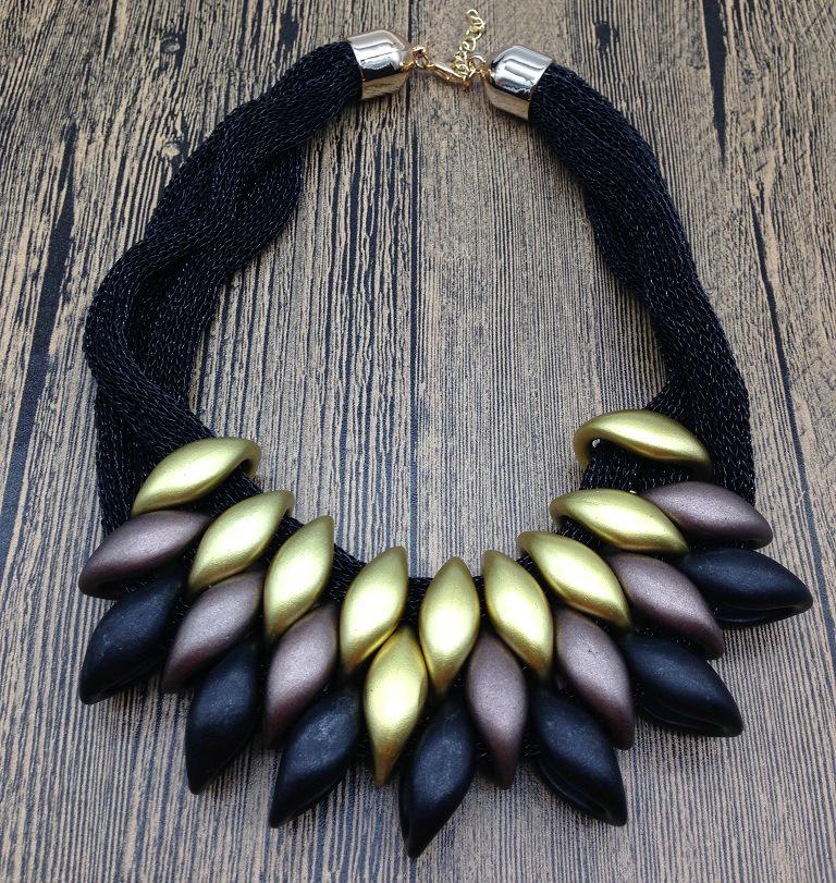 Euroamerikansk Mote Overdrevet Gull Akryl Dusknakkjede med Bomullsnorskjede for Kvinner