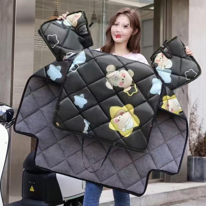 Extra Large Fleece-lined Electric Car Windshield Quilt - Winter Cold and Wind Protection, Waterproof, Black Little Bear Design