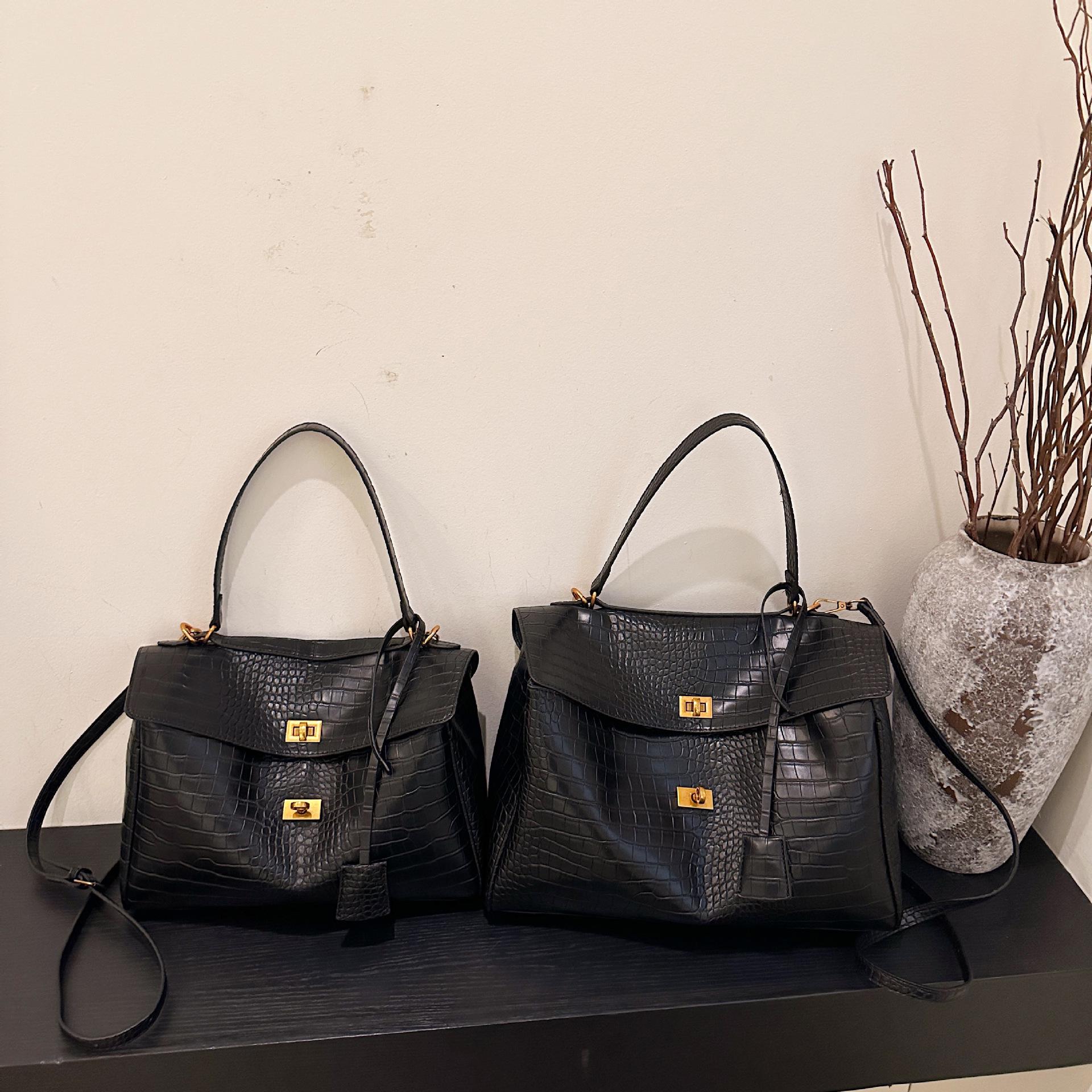 

Роскошная сумка-тоут на плечо с узором крокодила: Универсальная женская сумка кроссбоди с золотой пряжкой Small чёрный