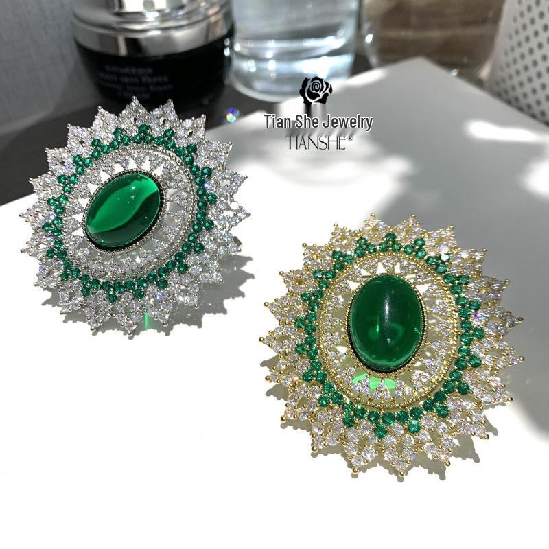

Tian She Jewelry Elegant Oval Brooch for Evening and Wedding Corsage