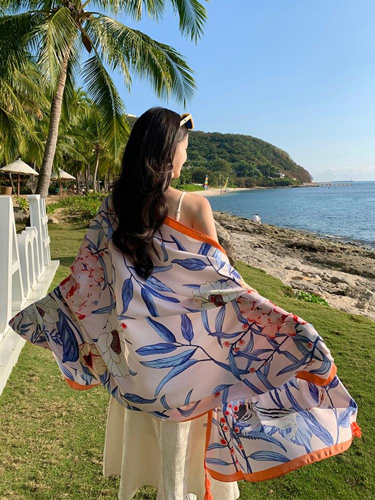 New Summer Elegant Women Silk Scarf Beach Wrap Shawl Floral Print Sunscreen Bandana Hijab Mujer Bohemian Musulman Scarve Pareo