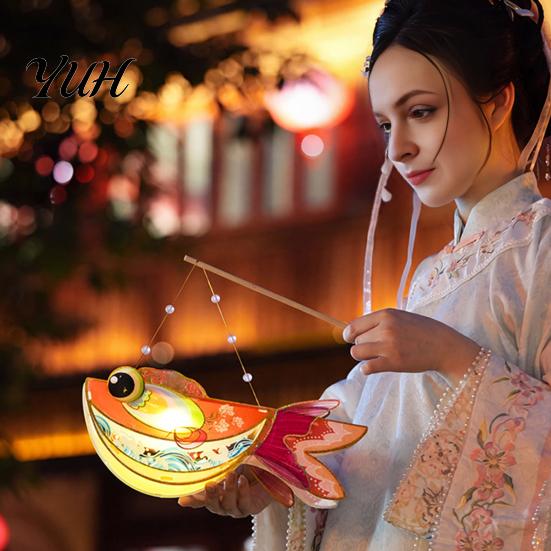 Traditional Style Home Decor DIY Fish Lantern Kit, Chinese Handheld Light Up with Culture Craft Handle, Mid-Autumn Spring Festival Kit for Kids Adults