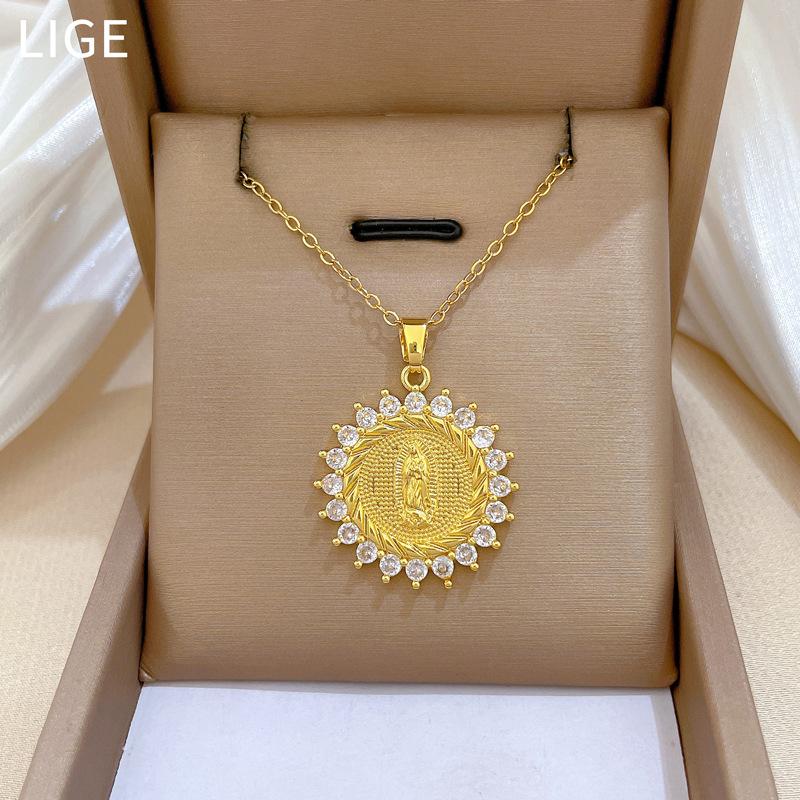 Round Spiral Portrait Light Luxury Temperament Gorgeous Full Diamond Necklace Female Versatile Collarbone Chain Titanium Steel Chain