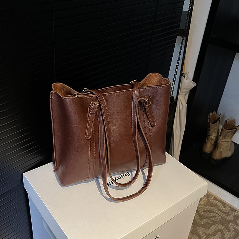IELGY Women s Retro Tote Bag - Versatile Large Capacity for Autumn/Winter