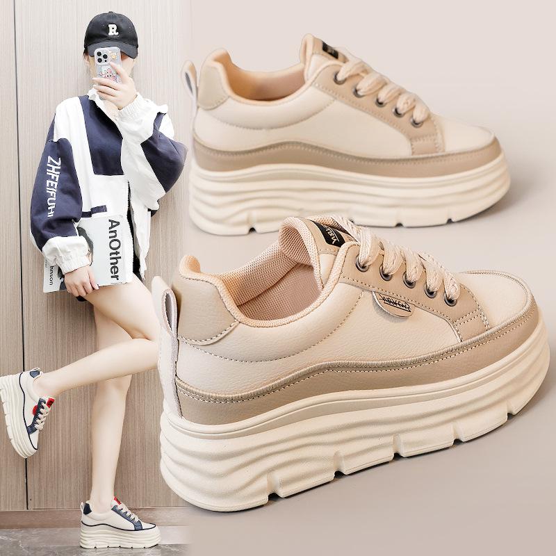 Women's W3672 Color-Block Sneakers 2024: Breathable, Thick-Soled, Wear-Resistant Shoes for Summer and Autumn.