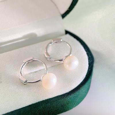 Japanese Pearl Ear Button for Women Simple and Cute Light Luxury Mini Earrings