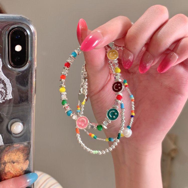 Dopaminfärgade Pärlarmband med Smiley Face Armband för Kvinnor Ljus Lyx Nisch Exklusiv Nischdesign Flickvän Student Hand Smycke