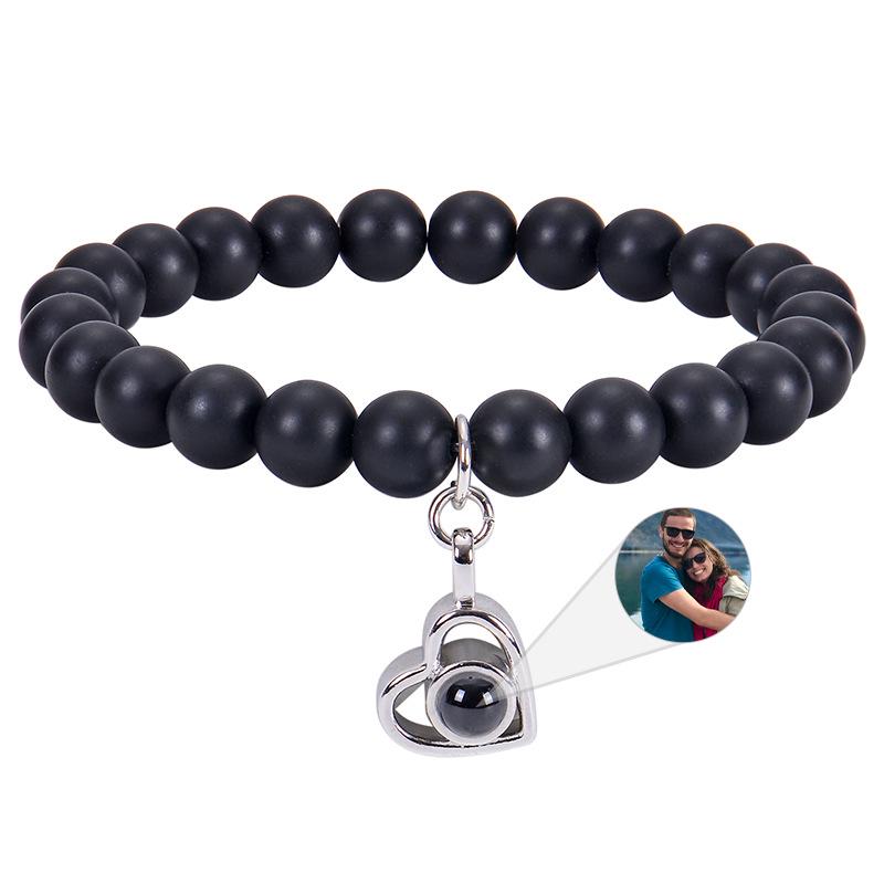 

Браслет-подвеска в форме сердца с проекцией фото на заказ и лавовыми камнями 8 мм