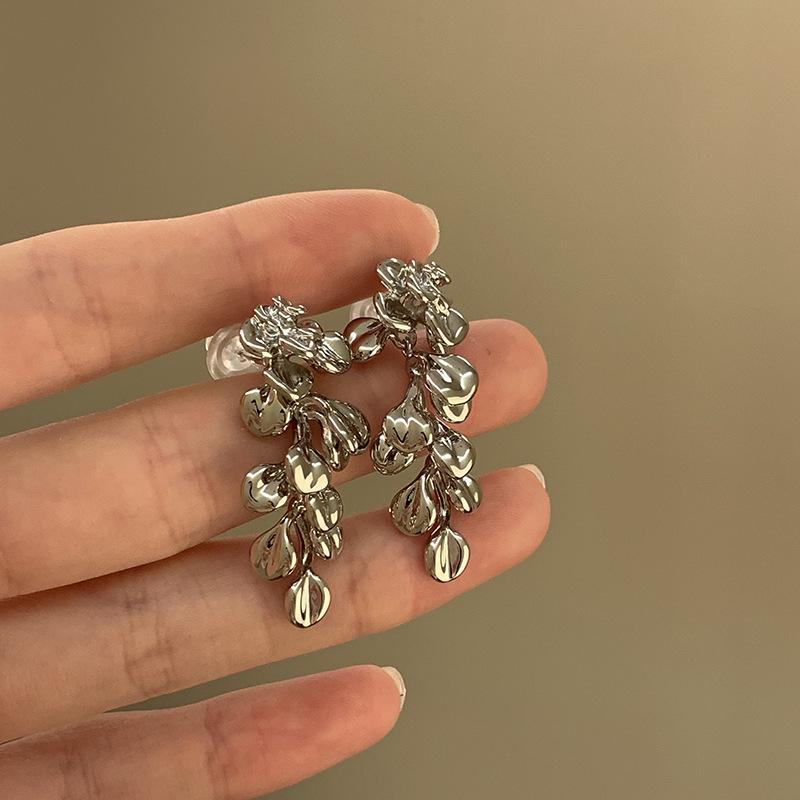 

Винтажные французские цветочные серьги-кисточки: Элегантный, легкий металлический силуэт для женщин