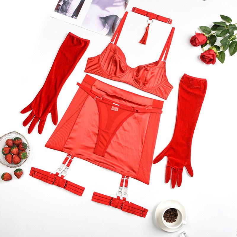 "Evropské a americké sexy spodní prádlo s třásněmi, halter neck, se zřasenou podporou"