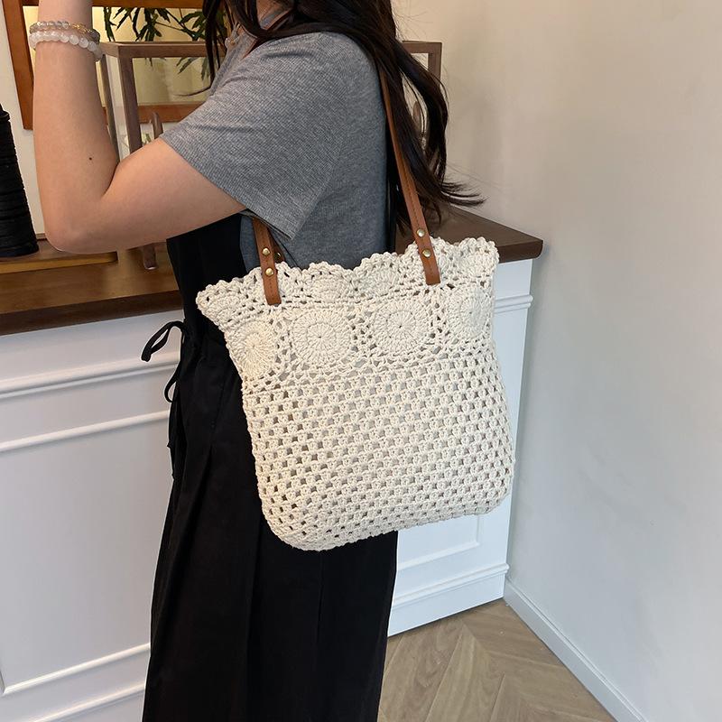 1pcs Bohemian Straw Woven Tote Bag Large Capacity Hollow Floral Shoulder Bag for Beach Vacation Lightweight & Durable