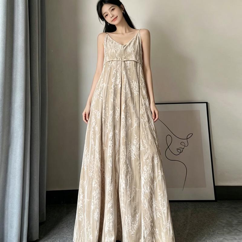 New Chinese-style jacquard suspender dress for women's spring and summer V-neck waist and thin temperament gentle wind long swing dress