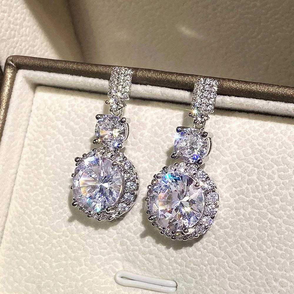 Dominantes Temperament Runde Super Flash Ohrringe, Französisches Temperament Hongkong-Stil Bankett Leichter Luxus Ohrringe, Klassischer Schmuck