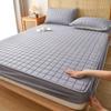 Thickened Brushed Non-Slip Waterproof Quilted Mattress Cover, for Autumn and Winter Warmth and Protection.