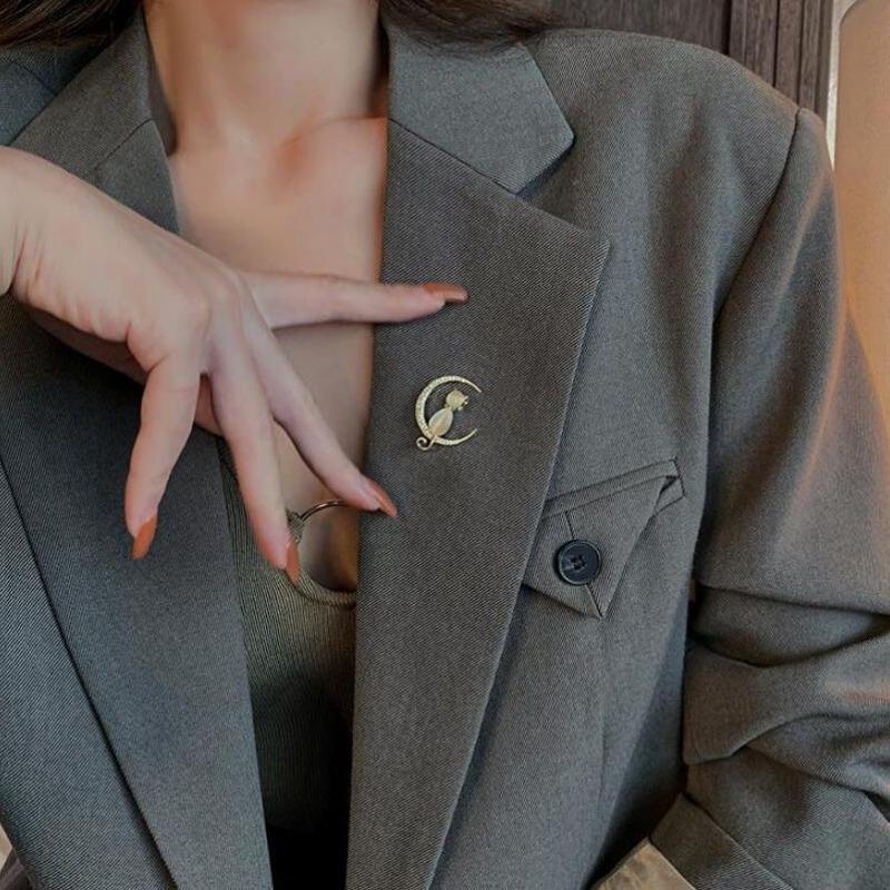 Moon Kitten Brooch High-end Brooch Suit Brooch Bag Accessory High-end and Simple Small Trinkets