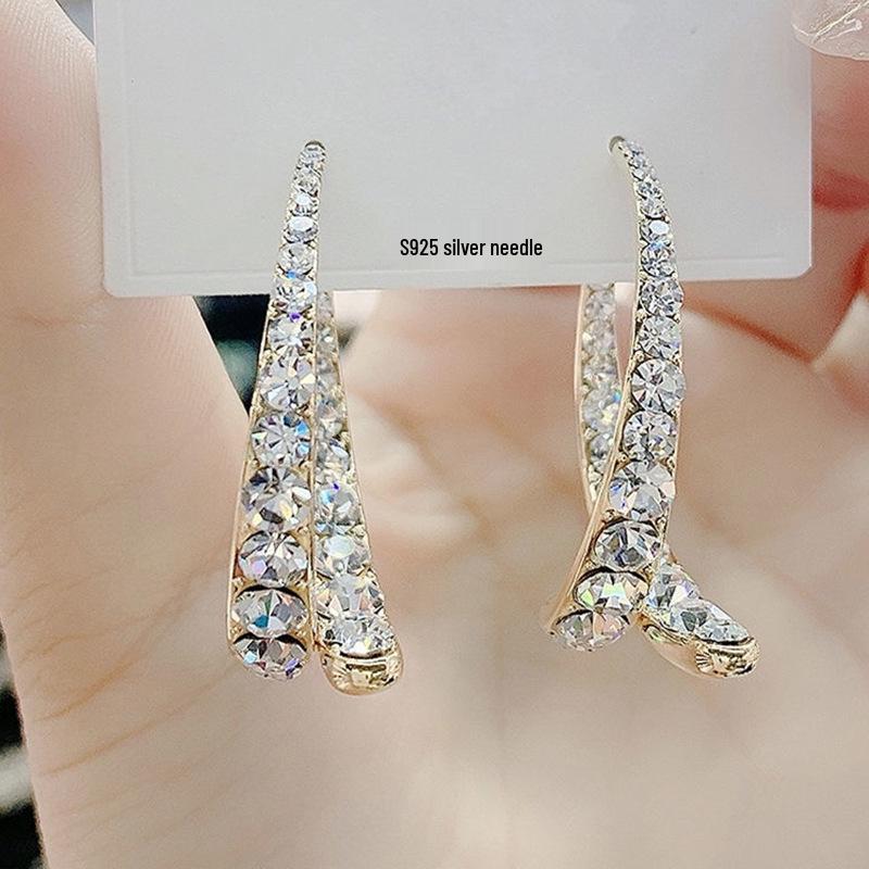 Niche Fishtail Earrings 2023: Trendy, Simple Studs for Women's Fashion