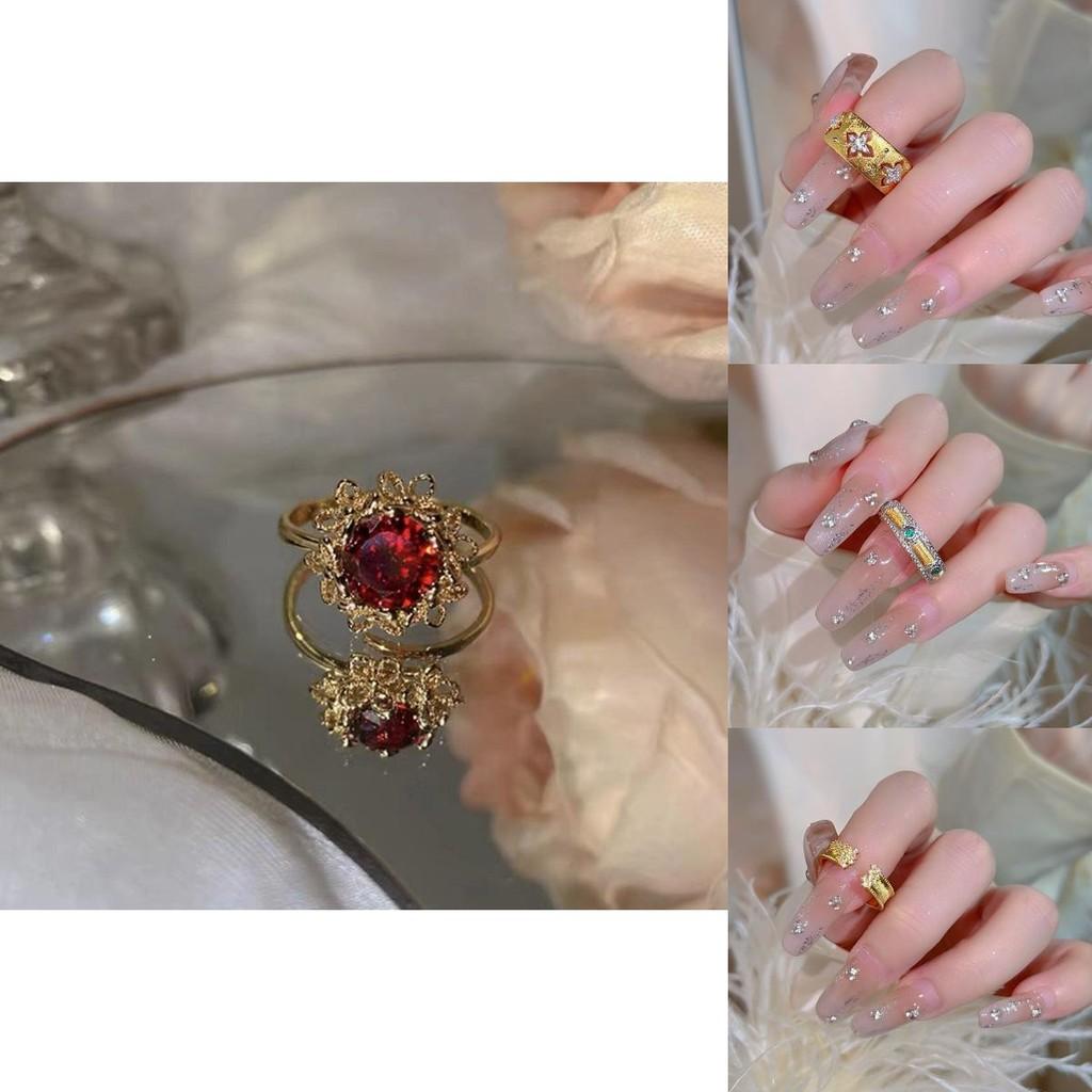 Copper Contemporary Vintage Ring For Women With Luxurious Gold Finish And Dazzling Geometric Diamond Detailing