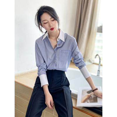 Vertikal gestreiftes Kragenhemd Koreanische Version Frühling Herbst Stil Nische Temperament Pendler Mehrknopf-Cardigan