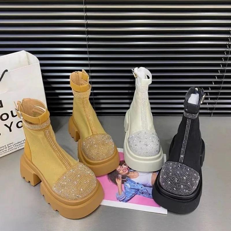 Модные универсальные женские ботинки на толстой подошве в британском стиле на весну — фото 4