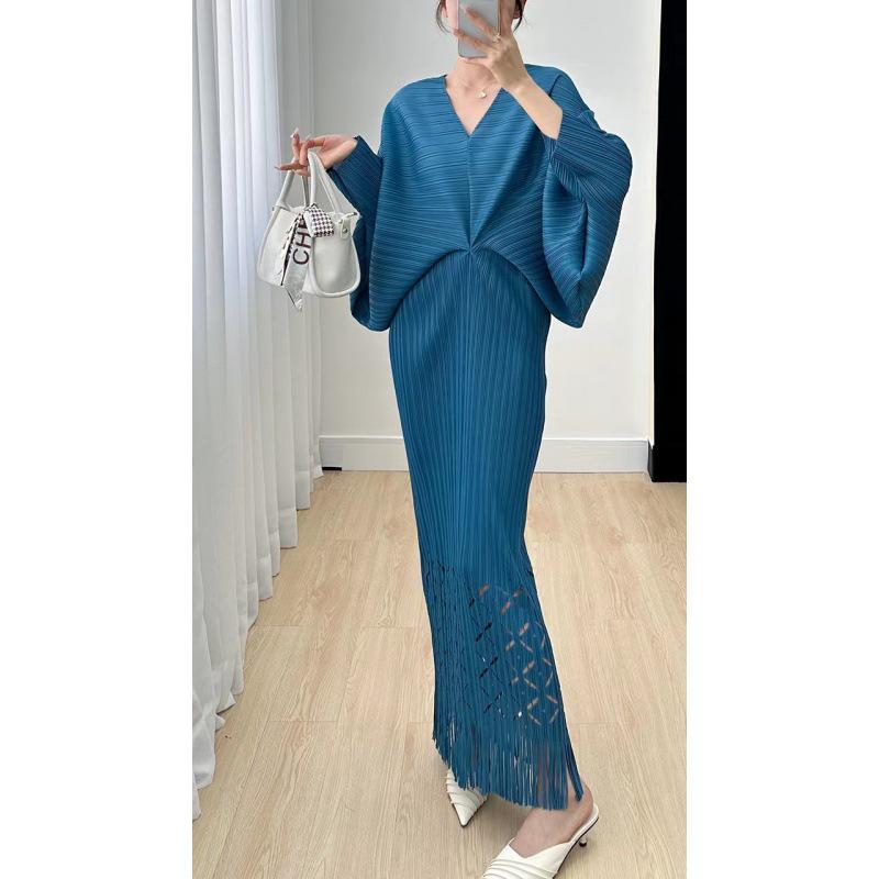 

Платье миди Miyake Pleats с рукавами «летучая мышь», V-образным вырезом и деталями с кисточками для лета 2025 Plus Size озеро синий