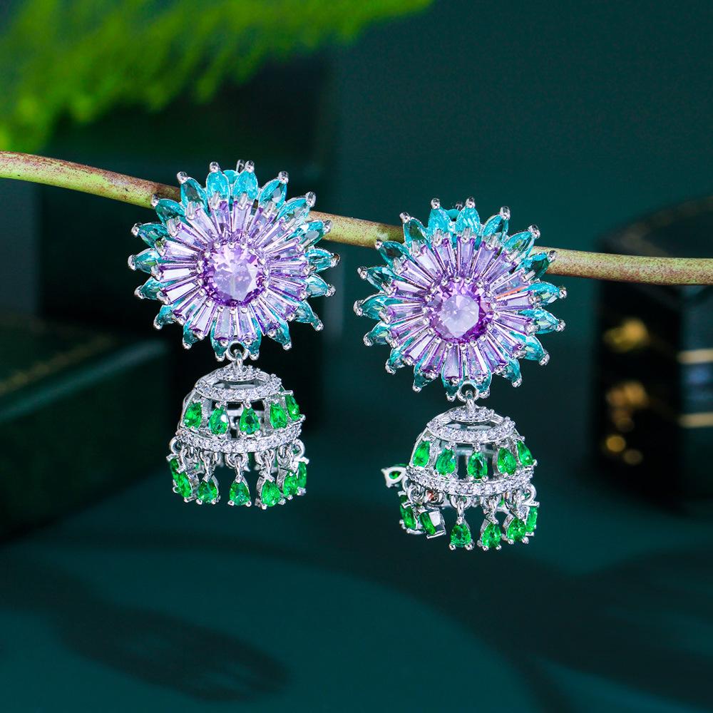 

Серьги-колокольчики с бахромой в стиле легкой роскоши и свежести, слегка инкрустированные цветным цирконом, трехмерные серьги-цветы