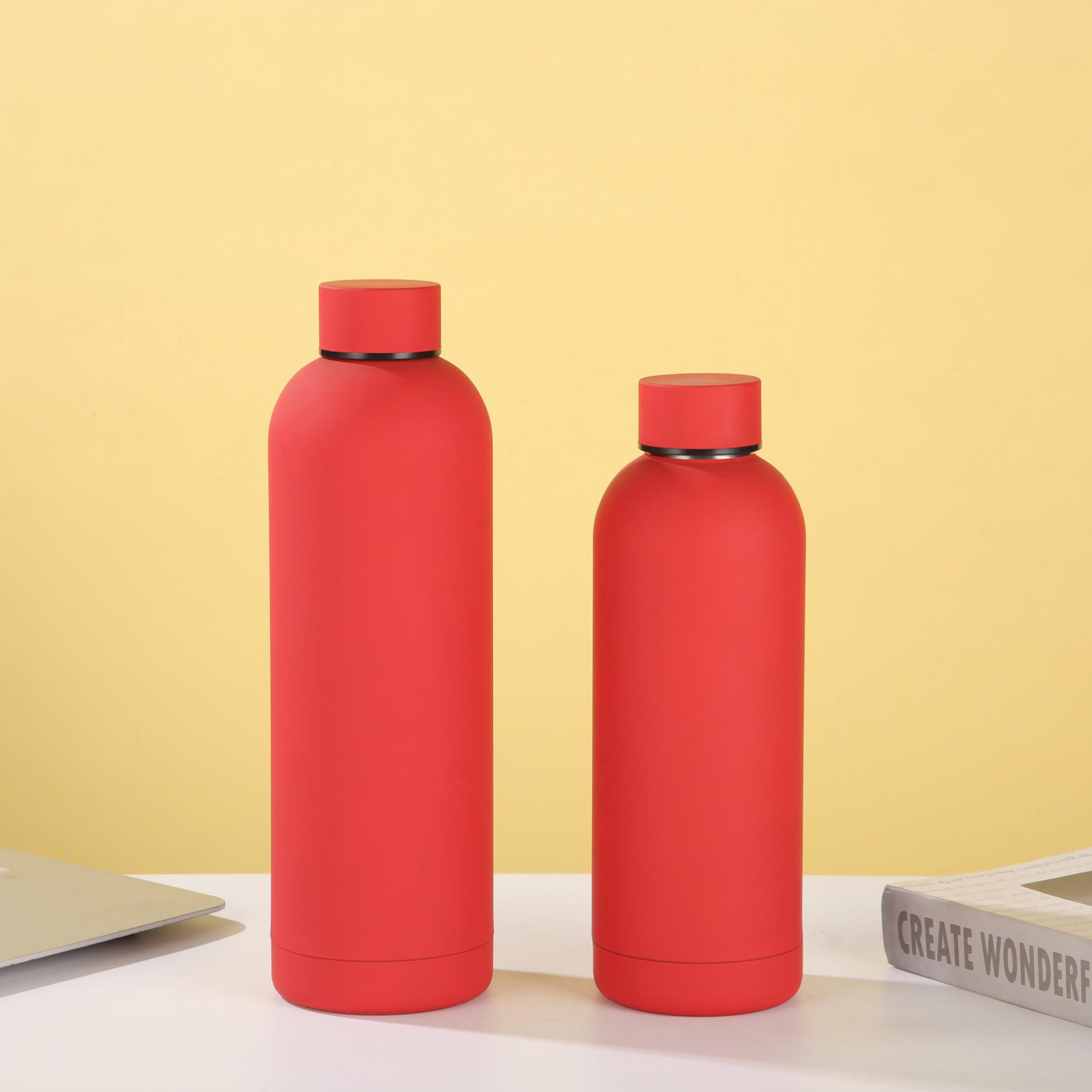 

American Style Frosted Thermos: 304 Stainless Steel Sports Bottle with Rubber Finish, Large Capacity, Portable Smart Mouth Design. 500ml глибокий/червоний