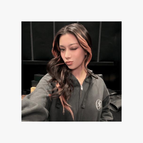 Pre-order KATSEYE THE BEAUTIFUL CHAOS TOUR Hoodie Zip-up