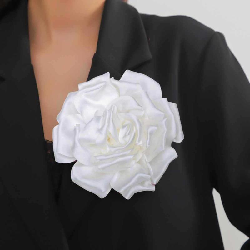 1Pcs Black Fabric 3D Flower Chest Flower Pin Personalized Exaggerated Satin Large Flower Brooch Versatile For Women