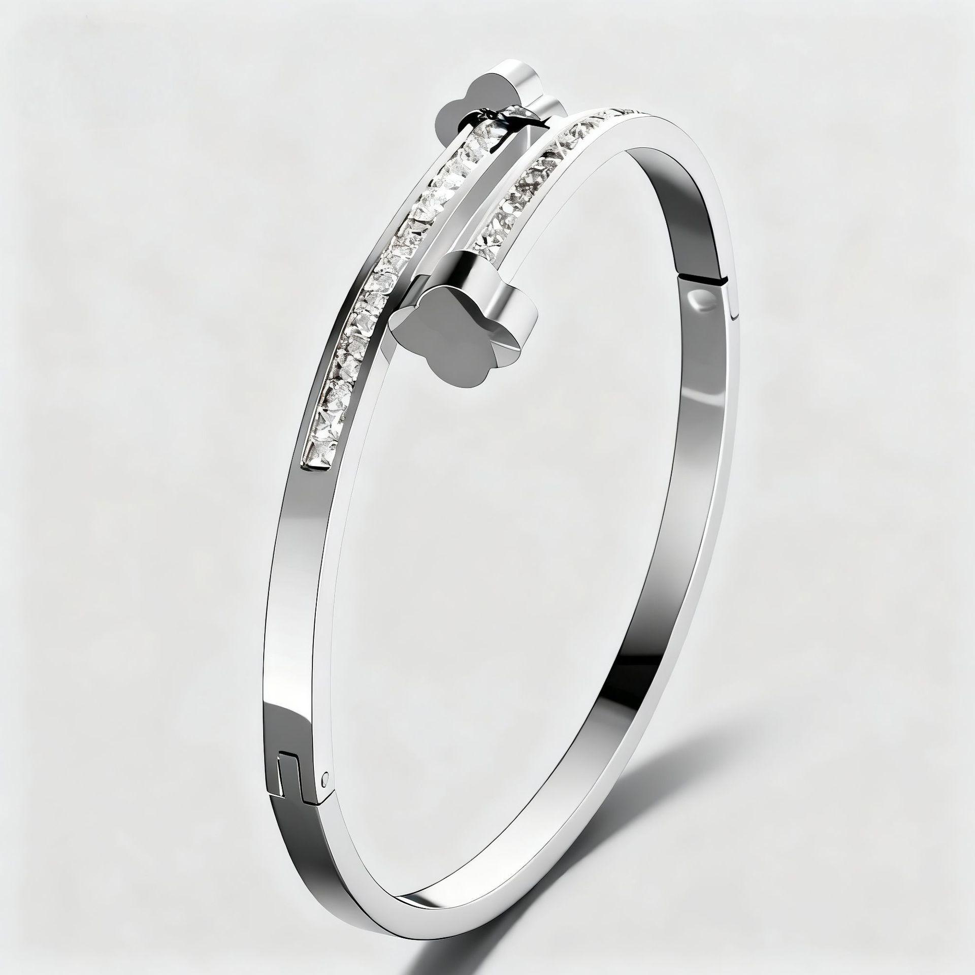 18K Gold Non-Fading Four-Leaf Clover Open Titanium Steel Bracelet with Diamonds for Women - European & American Fashion.