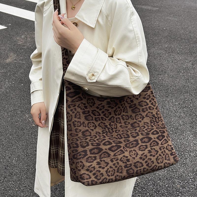 Vintage matte big bag women's large-capacity shoulder bag premium texture commuter tote bag