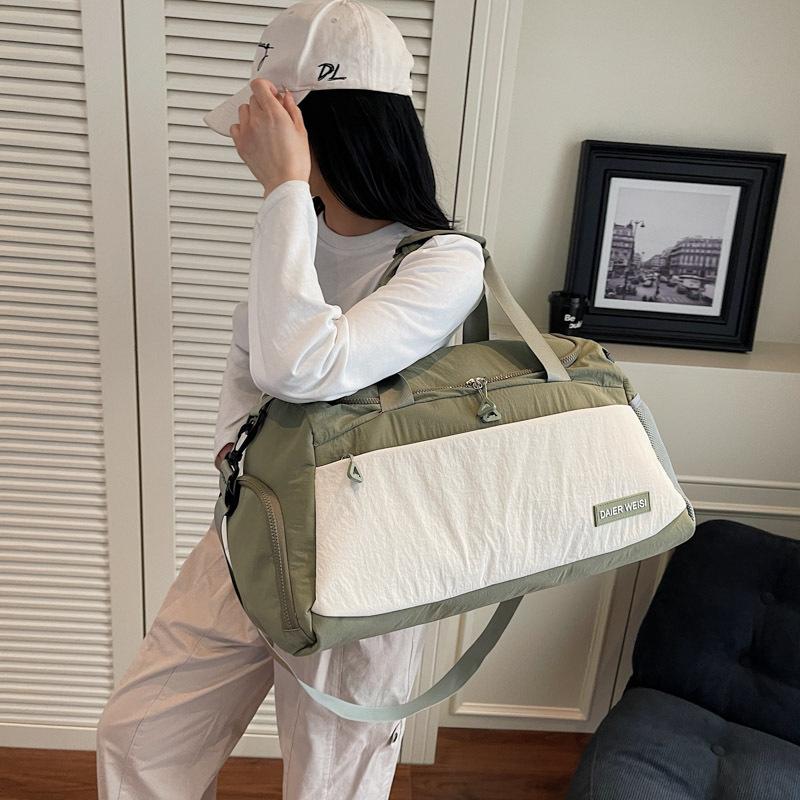 Fashion large-capacity portable travel bag, women's lightweight universal short-distance luggage storage bag, men's sports oblique span fitness bag