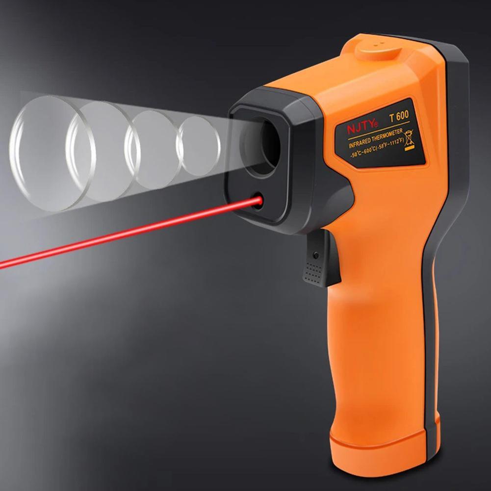 Infraröd termometer med bakgrundsbelysning Digital termometer upp till 600 grader Celsius Beröringsfri termometer för matlagning i köket