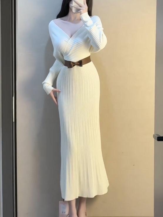 Korean Style Sexy V-Neck Knit Dress - Autumn/Spring Collection 2026