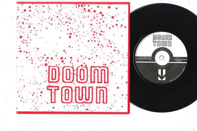 7inch Record DOOM TOWN - Walking Through Walls NDA004 NEW DARK AGE 2011 US Rock Used