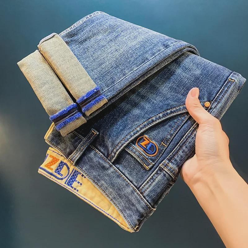 "Luxusní pánské retro modré vyšívané džíny - Trend podzim 2024"