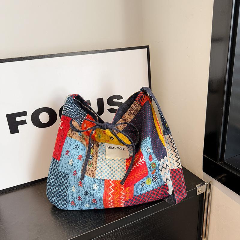 Contrasting Color Large-capacity Women's Bags, New Versatile Casual Shoulder Bags, Niche High-end Commuter Tote Bags