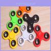 Bunter Metall Fidget Spinner Stressabbau Dreieckiger Kreisel Erwachsener Edc Finger Spinner