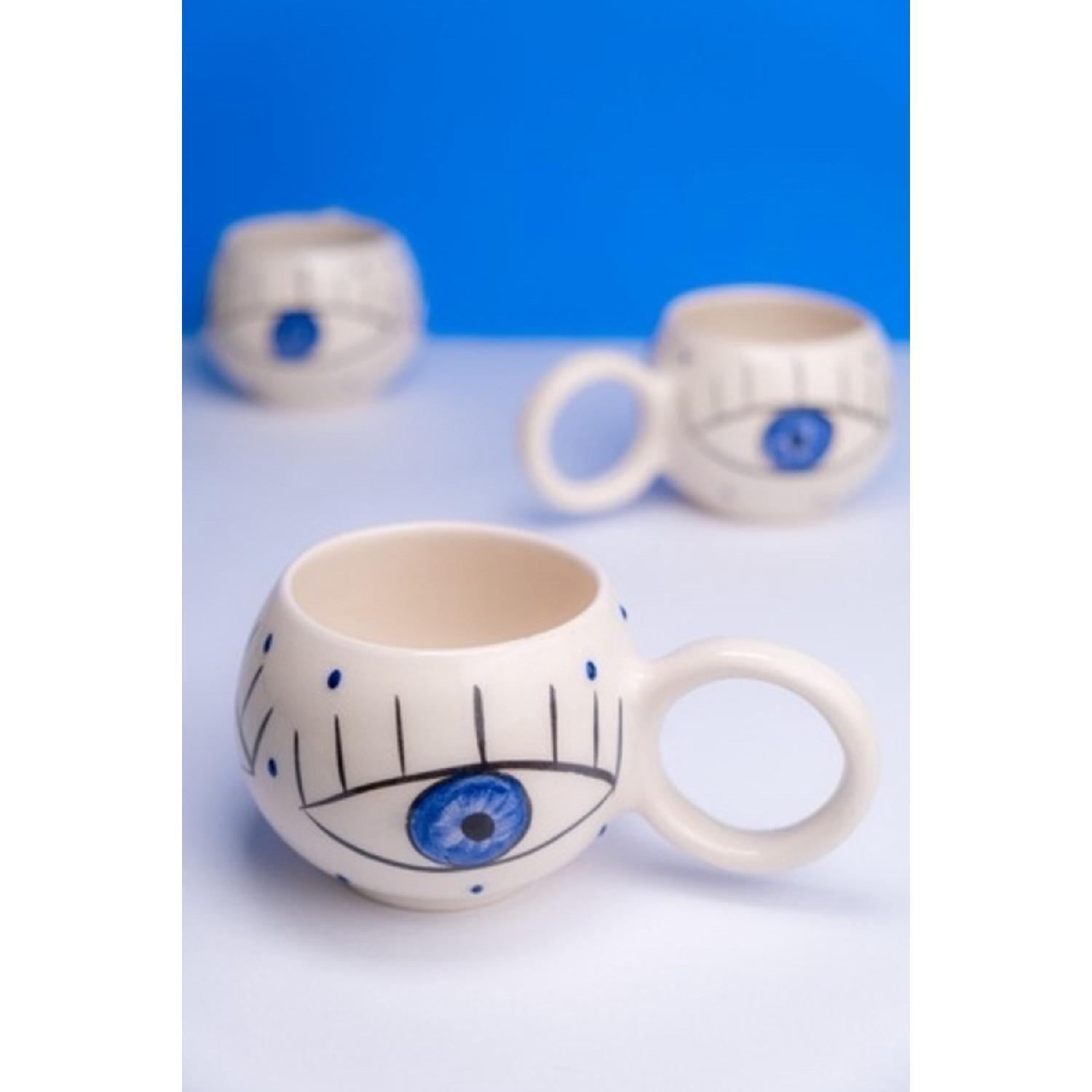 

Керамическая кружка ручной работы с глазком Ece Mug