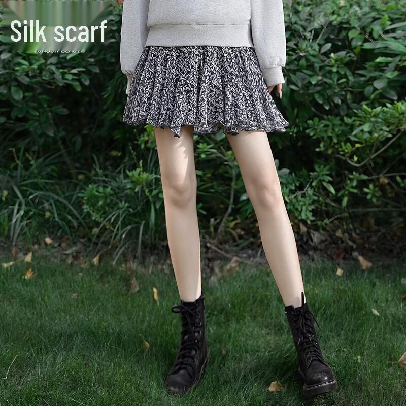 

Юбка-трапеция с высокой талией в цветочном принте, французский стиль S